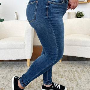 Judy Blue Full Size Classic Handsand Skinny Jeans