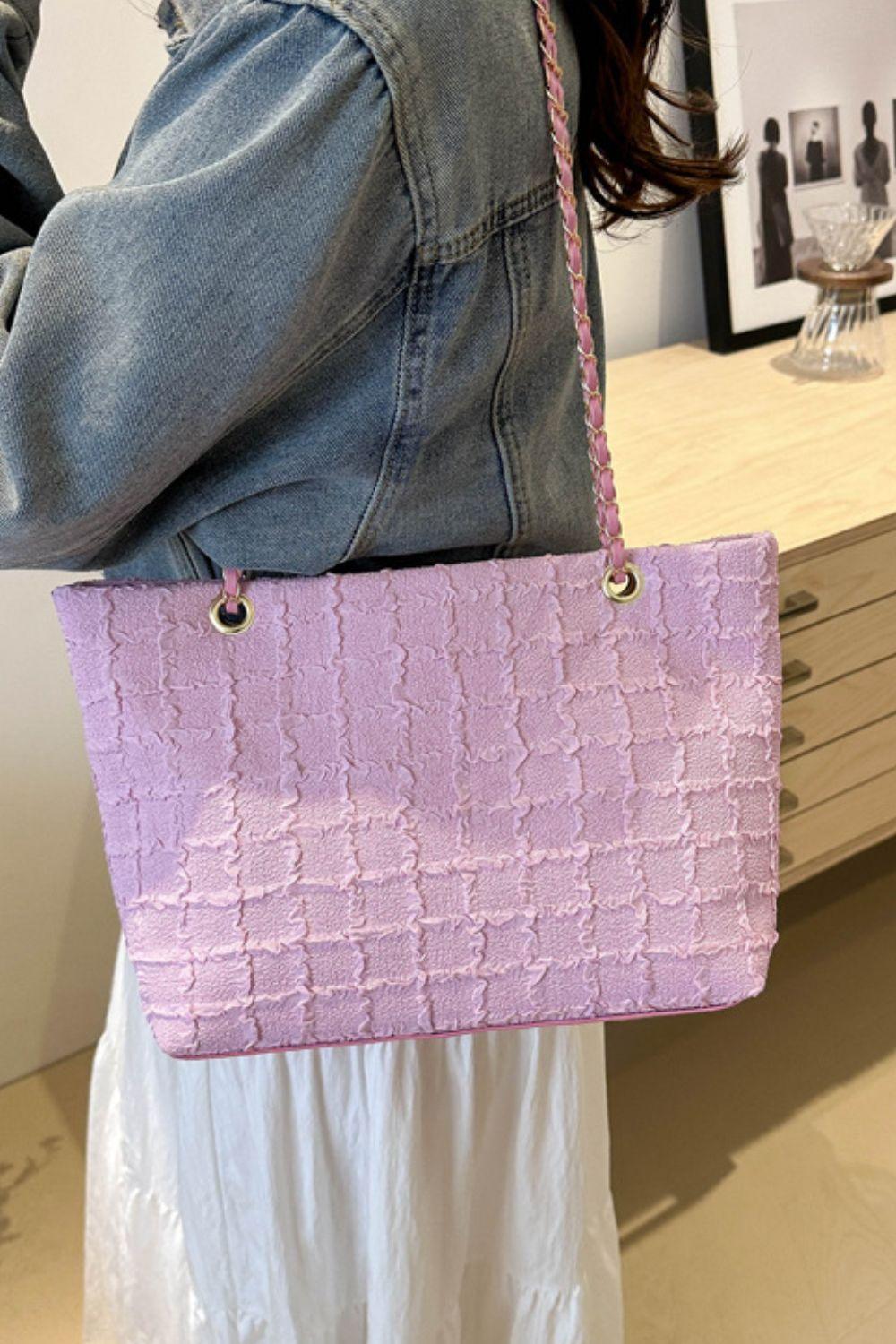 Bolso de mano con cadena y textura de poliéster