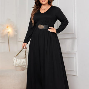 Honey Plus Size Cutout V-Neck Long Sleeve Maxi Dress