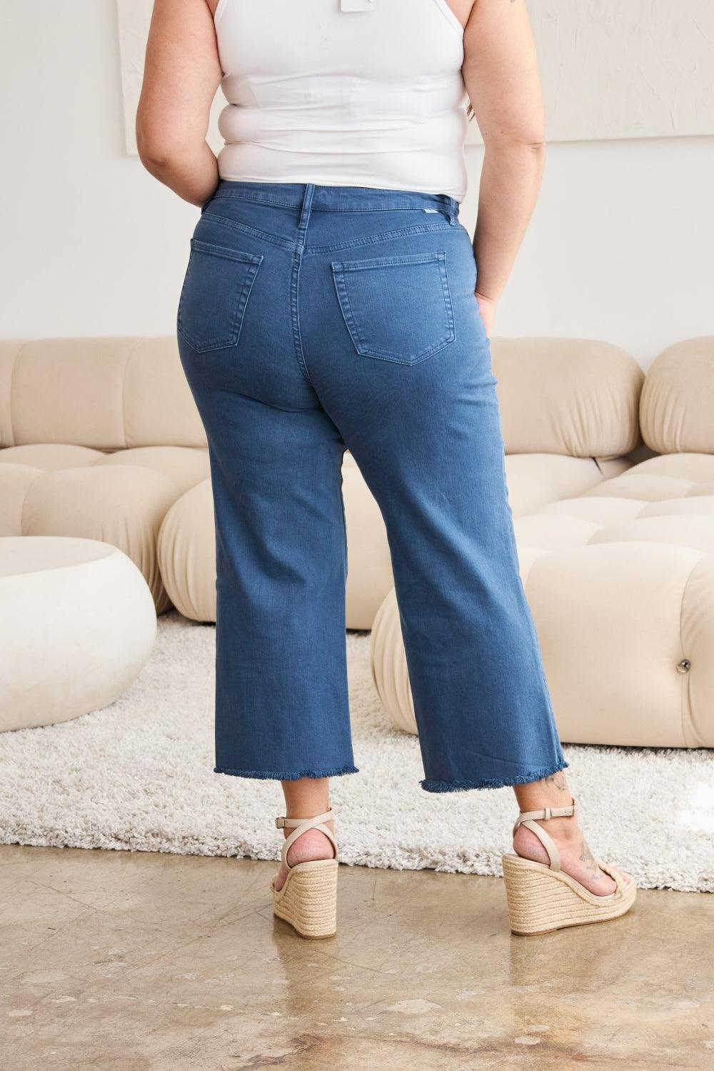 Pantalones vaqueros de talle alto con dobladillo sin rematar y control de abdomen de RFM Crop Chloe